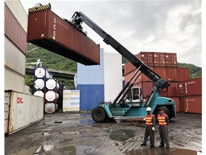 如何防止正面吊吊具破損？啟洋機(jī)電為您介紹